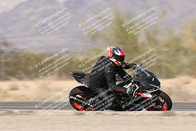 media/Dec-01-2025-Moto Forza (Mon) [[2daa91e15f]]/2-Intermediate Group/Session 3 (Turn 7 Inside Pans)/